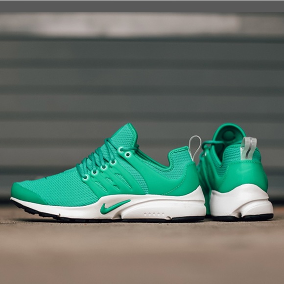 new clear nike shoes